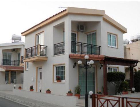 Philippou Beach Villas & Apartments Ларнака Екстериор снимка