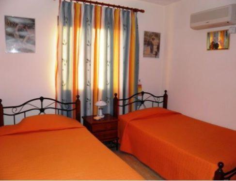 Philippou Beach Villas & Apartments Ларнака Екстериор снимка