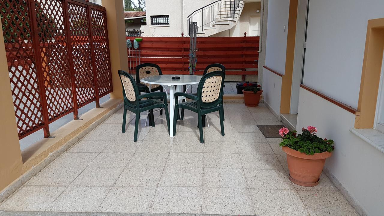 Philippou Beach Villas & Apartments Ларнака Екстериор снимка